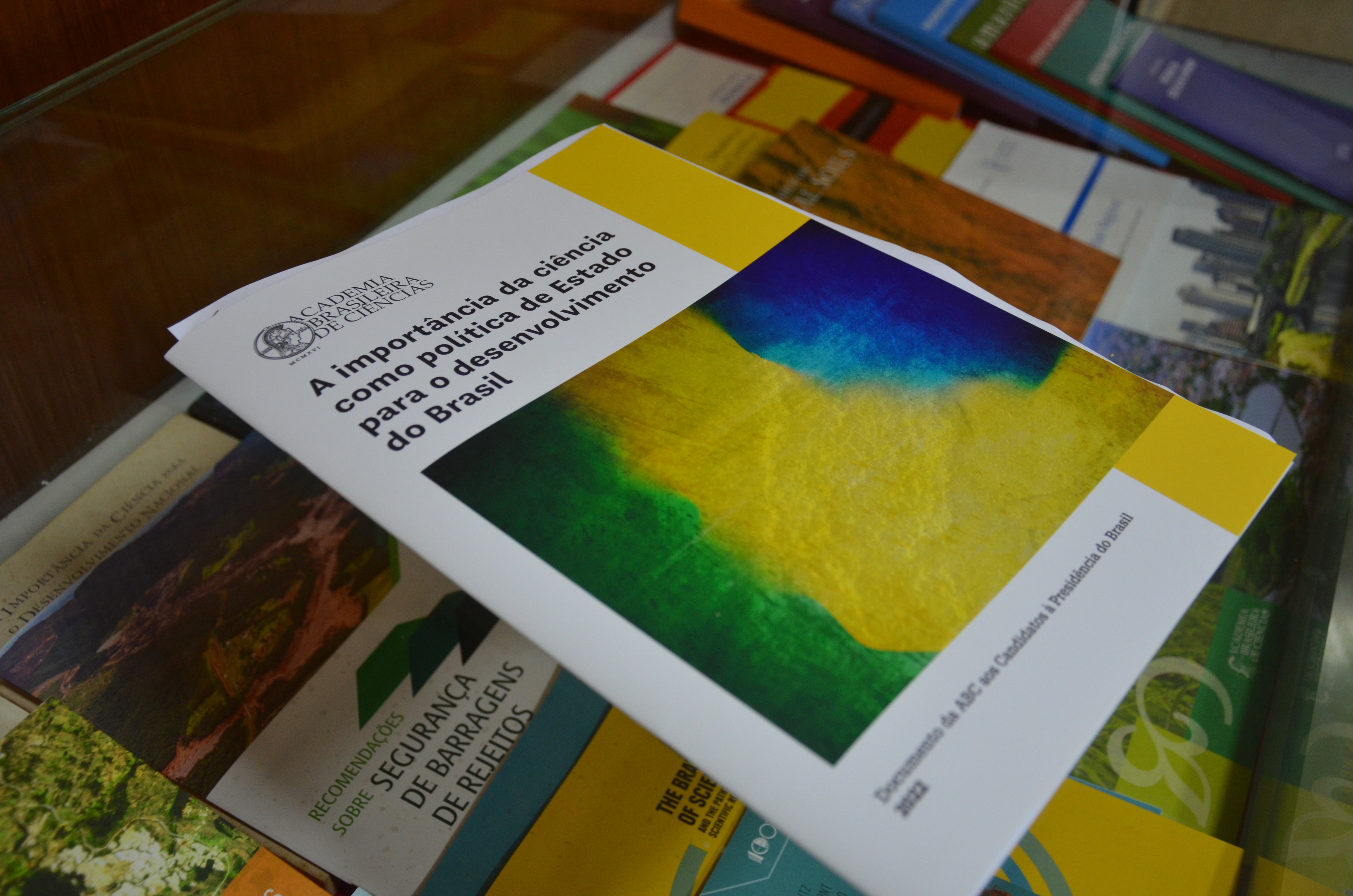 Documento apresenta recomendações para o desenvolvimento científico do país (Foto: Reprodução/Academia Brasileira de Ciências)