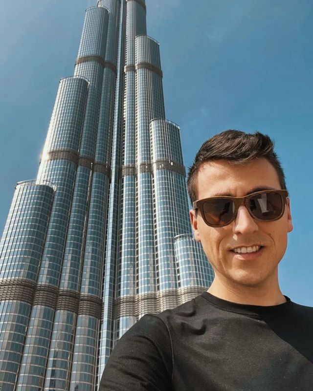 Julien Tremblay - engenheiro de software com 31 anos de idade de Montreal, no Canadá - mora em Dubai, nos Emirados Árabes Unidos, e continua a trabalhar para empregadores no exterior com seu visto de nômade digital (Foto: ARQUIVO PESSOAL)