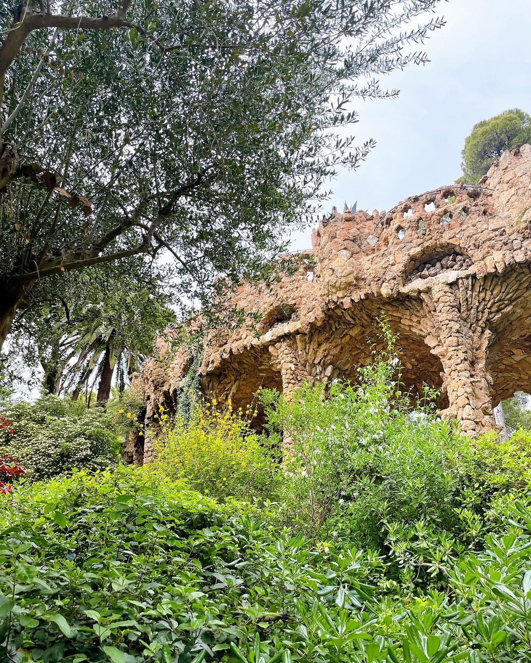 O Parque Güell é considerado Património da Humanidade pela UNESCO (Foto: Reprodução/Instagram)