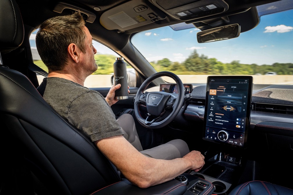 Ford terá sistema para motorista andar "sem as mãos ao volante" em 2021 — Foto: Divulgação