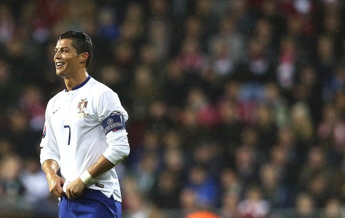 Cristiano Ronaldo, Dinamarca X Portugal (Foto: Agência EFE)