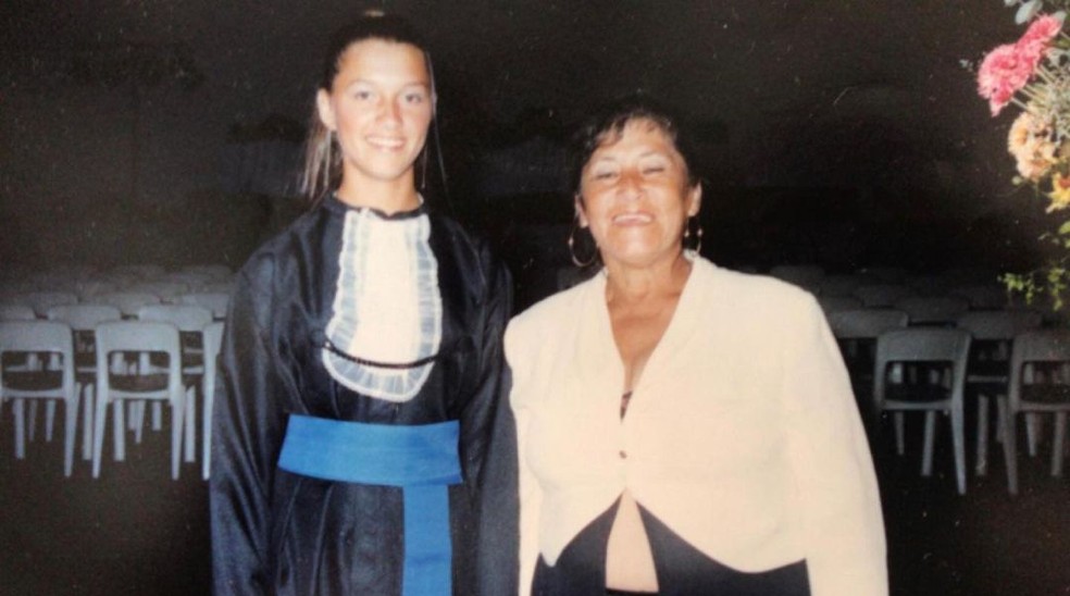 Ana Thas com a me, na formatura do colegial  Foto: Reproduo/Instagram/Ana Thas Matos