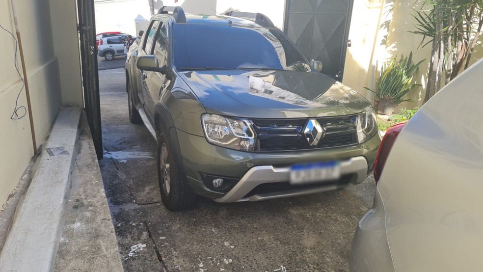Um dos carros envolvidos no ataque ao ônibus do Bahia pertence ao presidente da Bamor — Foto: Dalton Soares/TV Bahia