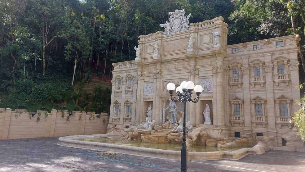 Fontana di Trevi de Serra Negra (SP) ficou pronta após mais de um ano: construção da réplica custou R$ 1,6 milhão — Foto: Tárcio Cacossi / Prefeitura de Serra Negra