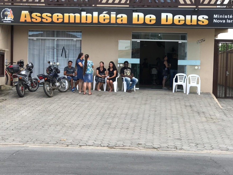 Velório de criança foi neste domingo, em Joinville — Foto: Kleber Pizzamiglio/NSC TV