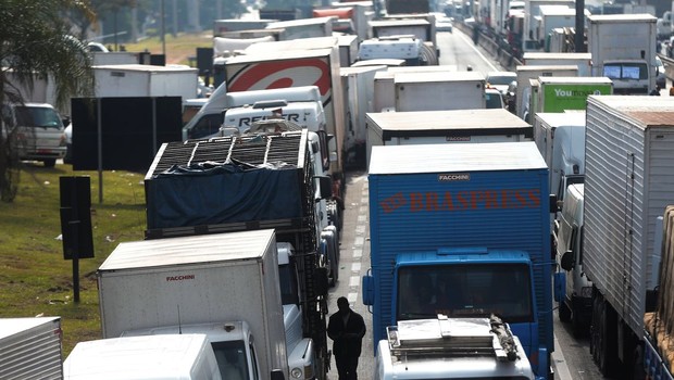 Caminhoneiros, greve, greve dos caminhoneiros (Foto: Stringer, via Agência Brasil)