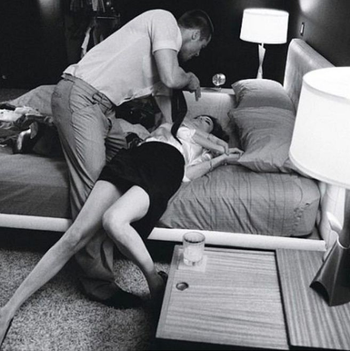 Как наказать жену в кровати