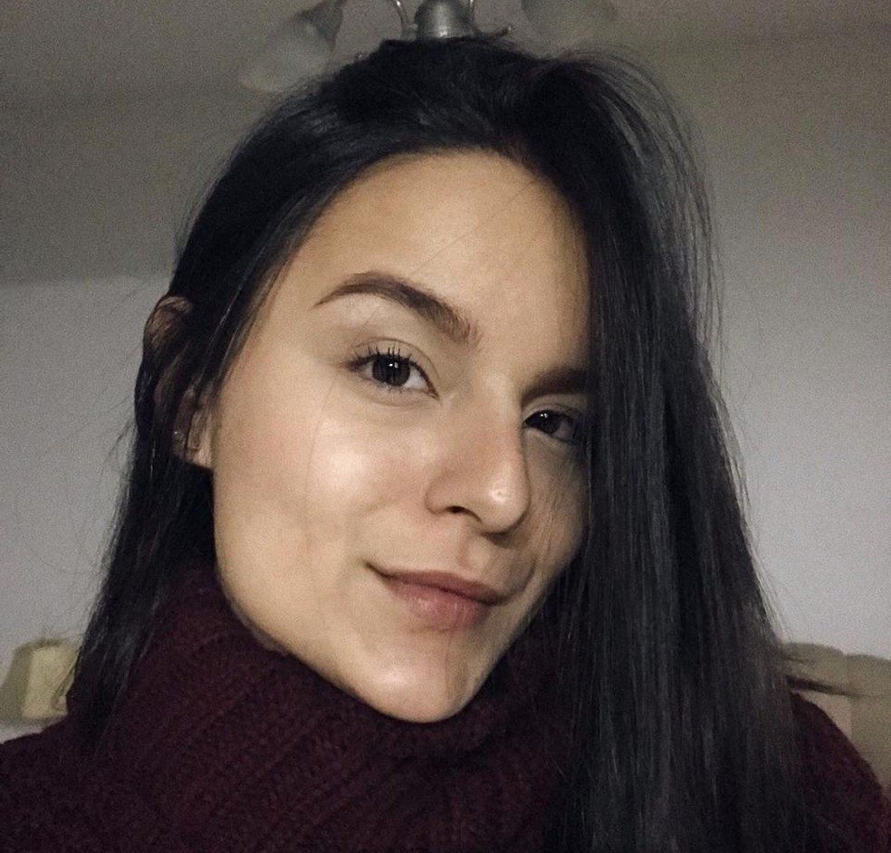 A estudante de direito Nicole Fogaça Martins foi ofendida por grupo que invadiu aula online — Foto: Arquivo pessoal