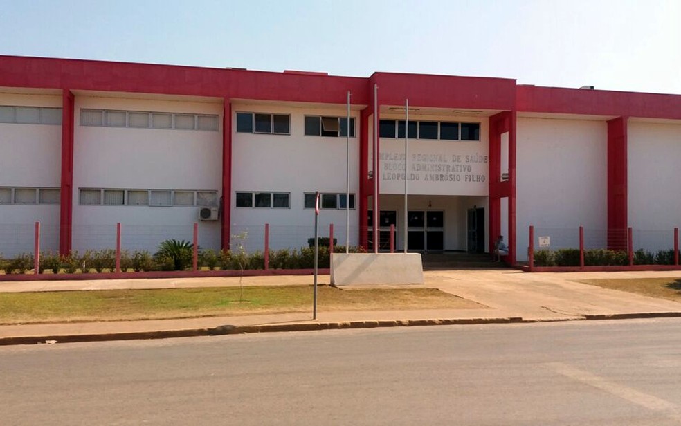 MÃ©dicos que atuavam no Hospital Regional de CÃ¡ceres foram afastados em outubro do ano passado, segundo o governo (Foto: JosÃ© Bonfim/ RÃ¡dio Centro AmÃ©rica FM)