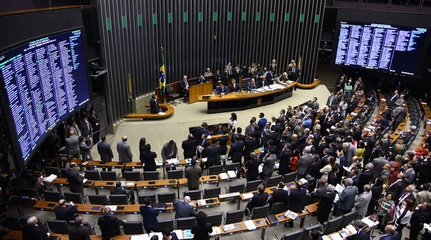 Sessão plenária para análise e discussão da Reforma Política (Foto: Agência Brasil)