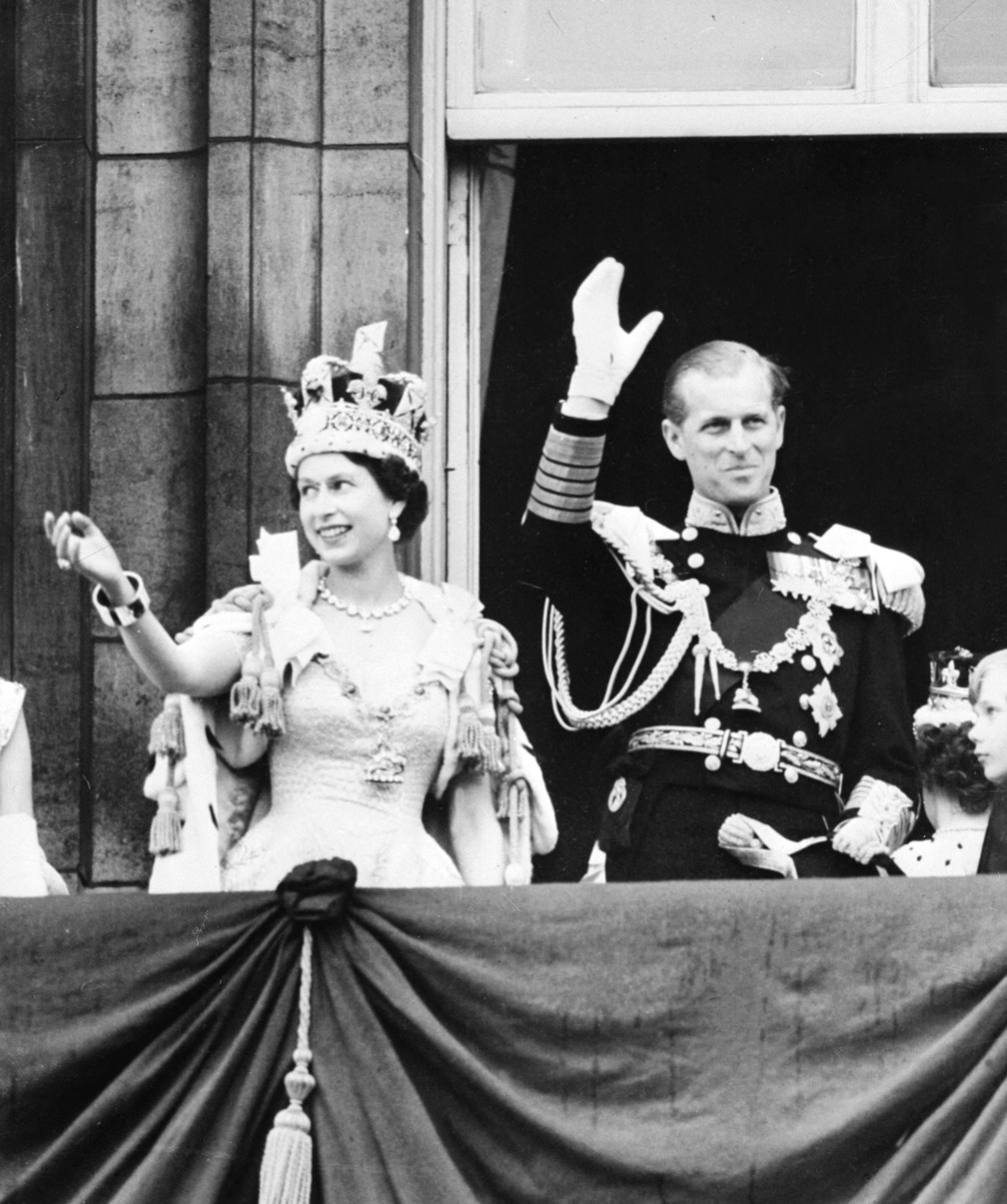 A rainha Elizabeth e o príncipe Philip em foto de 2 de junho de 1953 — Foto: Intercontinentale/AFP