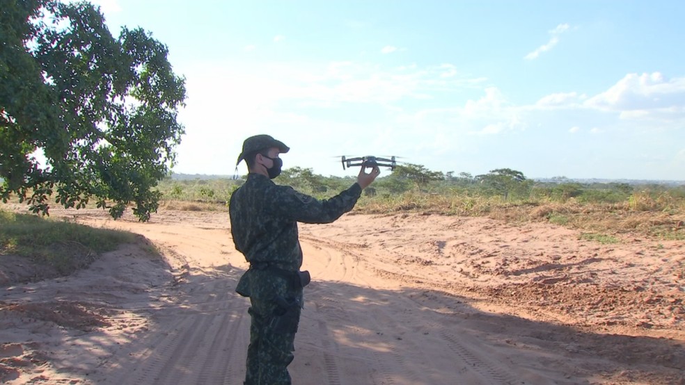 Pol&iacute;cia Ambiental usa drone para fiscalizar crimes na regi&atilde;o noroeste paulista &mdash; Foto: Reprodu&ccedil;&atilde;o/TV TEM 