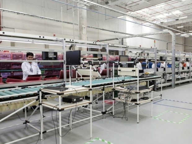 Linha de produção de computadores da Lenovo na fábrica em Itu (Foto: Alessandro Couto/Divulgação/Lenovo)