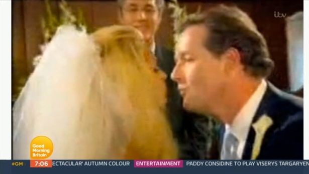 Paris Hilton e Piers Morgan em casamento em Las Vegas (Foto: Reprodução)