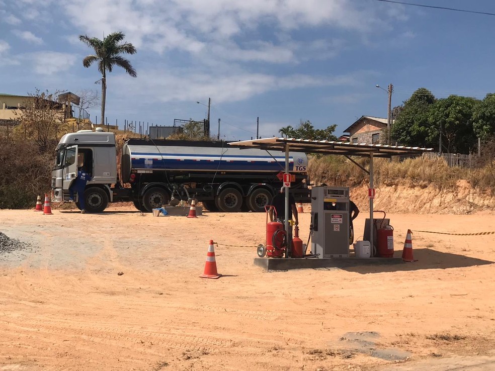 Posto mÃ³vel de combustÃ­vel em Pacaraima foi aberto em 23 de marÃ§o para garantir abastecimento a brasileiros  â Foto: Alan Chaves/G1 RR/Arquivo 