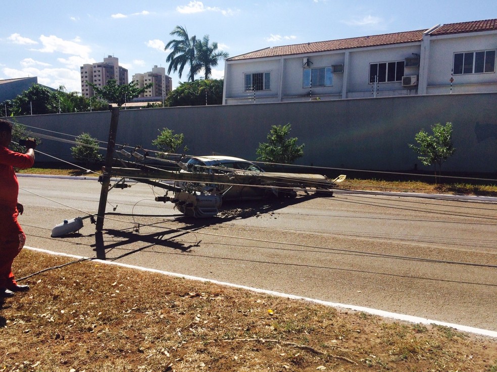 Acidentes com postes são comuns em Palmas — Foto: Divulgação