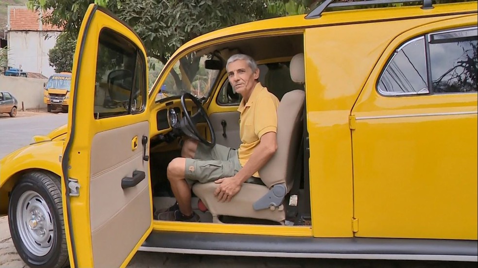 Seu Lúcio adaptou o carro em três anos, em Castelo (Foto: Matheus Martins/TV Gazeta)
