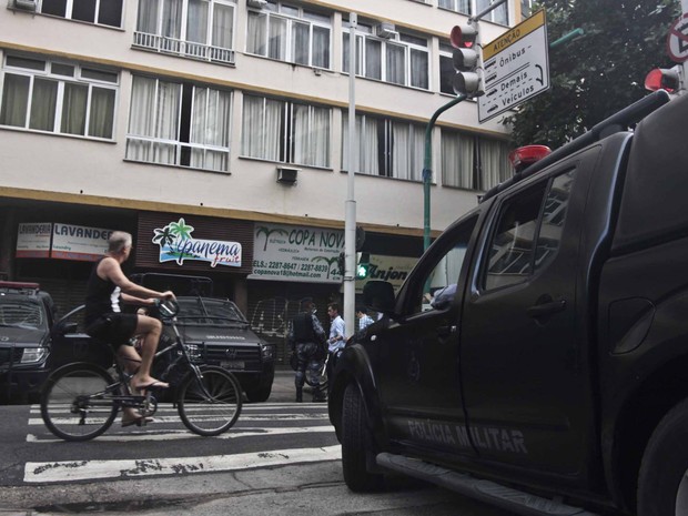 Policiamento é reforçado na comunidade Pavão-Pavãozinho no Rio de Janeiro, RJ, na manhã desta quarta-feira (23), após protesto (Foto: Ariel Subirá/Futura Press)