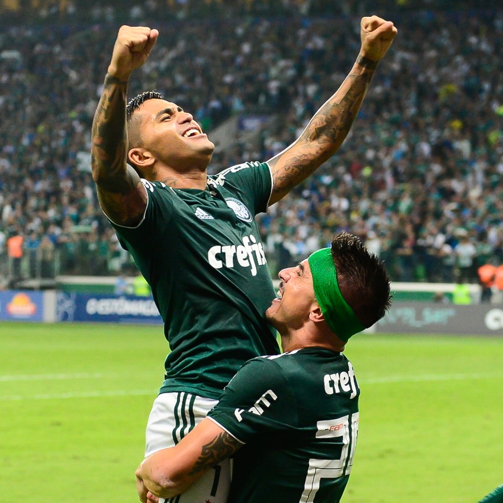Dudu e Willian comemoram gol do Palmeiras &acirc;?? Foto: Renato Pizzutto/BP Filmes