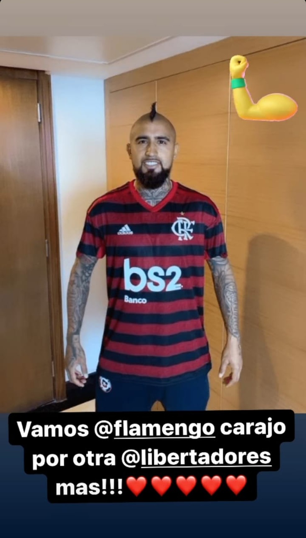 Vidal com mensagem de apoio ao Flamengo — Foto: Reprodução
