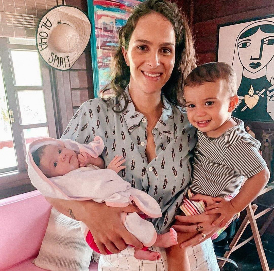 Leticia Cazarré com os dois filhos mais novos  (Foto: Reprodução / Instagram )