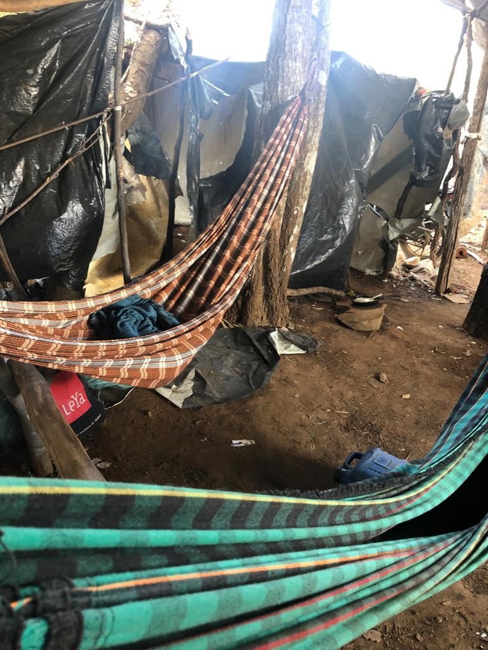 Vinte e seis trabalhadores são resgatados de condição análoga à de escravo no interior do Maranhão — Foto: Divulgação/Polícia Civil do Maranhão