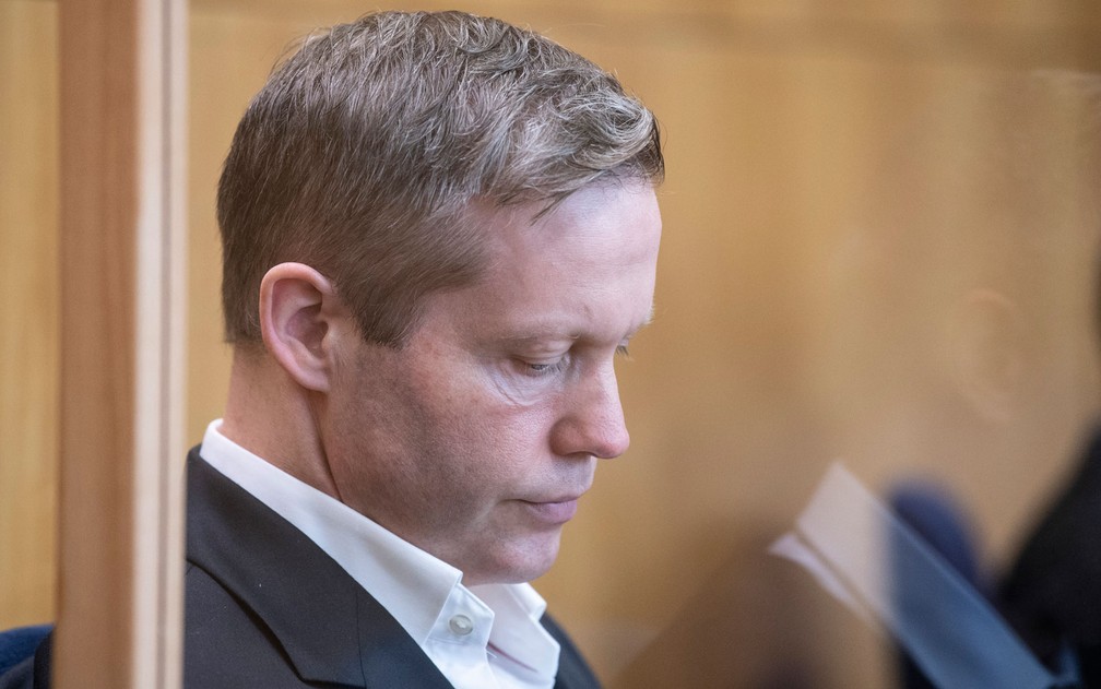 Stephan Ernst, que confessou ter matado o político Walter Lübcke, no tribunal de Frankfurt em 28 de julho de 2020 — Foto: Boris Roessler/Pool/AFP 
