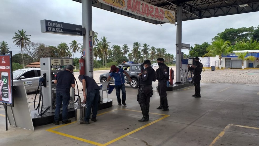 Operação fiscalizou postos de combustíveis em Natal, região metropolitana e Mossoró, nesta quinta-feira (8). — Foto: Sesed/Divulgação