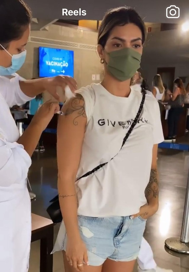 No grupo das pessoas com comorbidade, Kelly Key se vacina no Rio de Janeiro (Foto: Reprodução/Instagram)