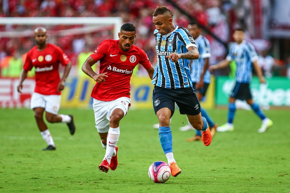 Everton é o artilheiro do Grêmio  e entre os jogadores da dupla Gre-Nal na temporada (Foto: Lucas Uebel/Divulgação Grêmio)