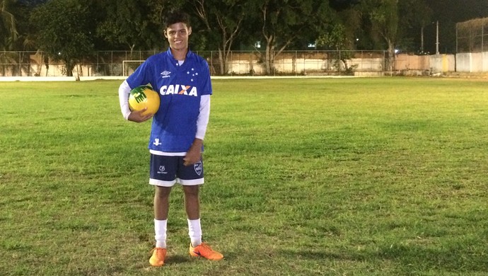 Cauê Alex - jogador base do Cruzeiro (Foto: Luiz Henrique/GloboEsporte.com)