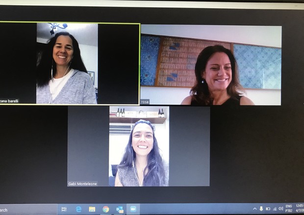 A conversa por vídeo entre Suzana Barelli, Rosa Moraes e Gabi Monteleone (Foto: Acervo Pessoal)