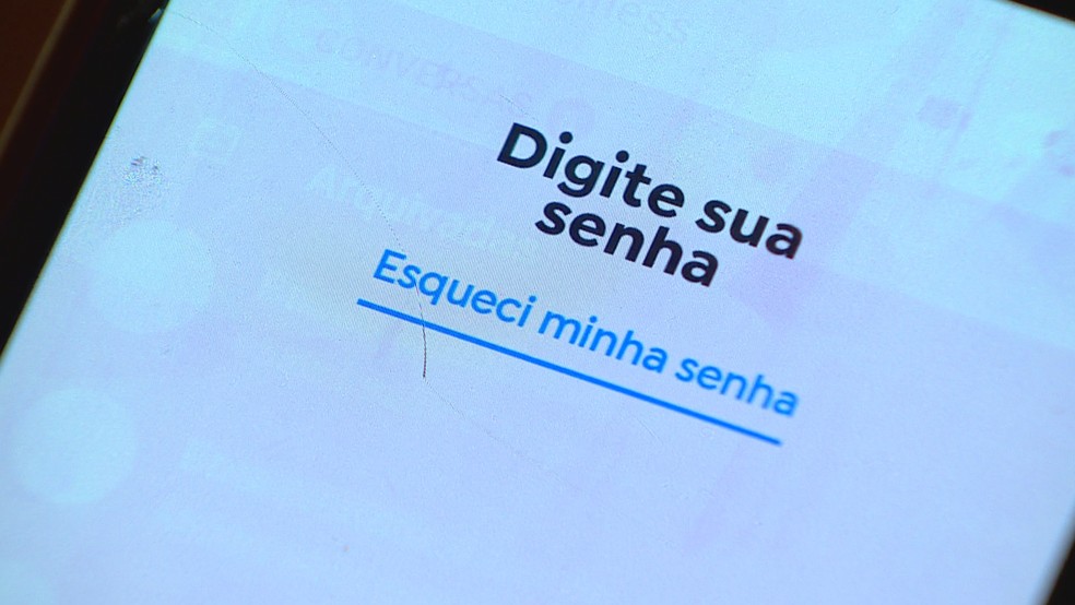 Golpe é feito com a troca de senha do aplicativo do banco — Foto: Reprodução/RBS TV