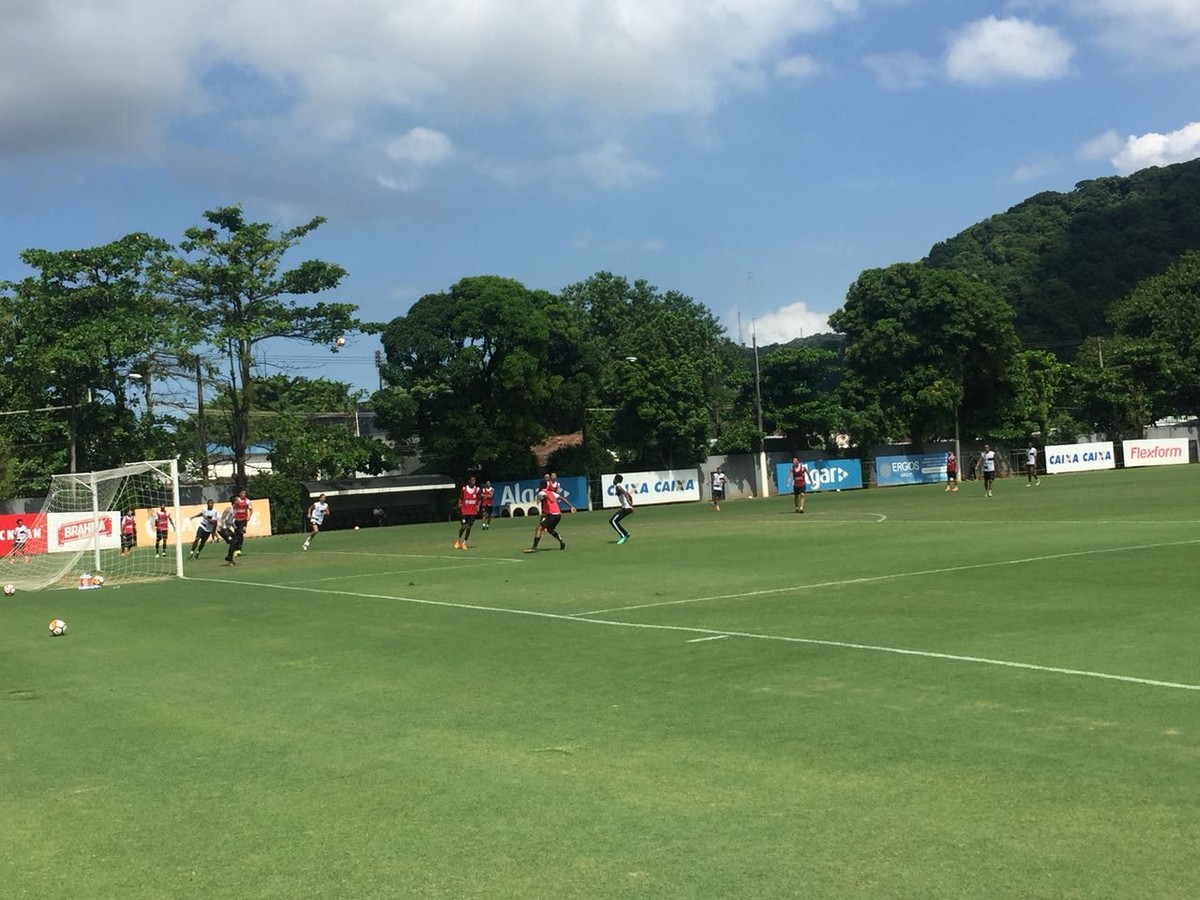 Reservas do Santos goleiam time sub20 em jogotreino; Gabigol joga e