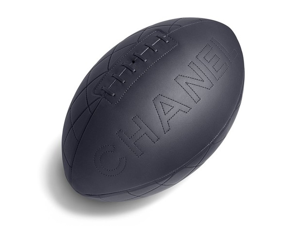 Bola de Rugby da Chanel (Foto: Divulgação)