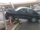 Colisão entre dois carros deixa mulher ferida na Av. Gustavo Paiva
