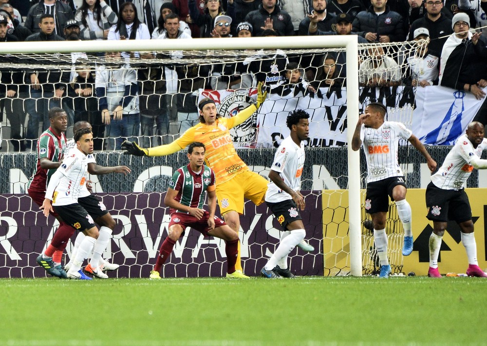 Cássio se iguala a Ricardinho como o jogador com mais jogos internacionais no Corinthians