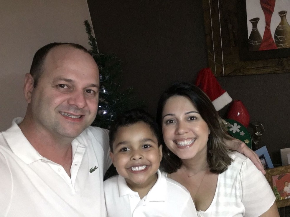 Fam&iacute;lia de Sabrina junto com o filho Pedro durante o Natal &mdash; Foto: Arquivo pessoal