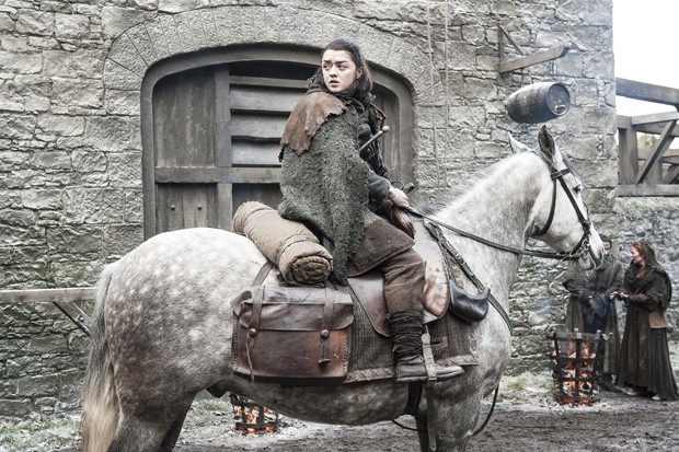 Após estreia da segunda temporada no domingo, HBO digulga fotos do novo episódio de Game of Thrones (Foto: Helen Sloan)