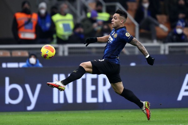 O goleador Lautaro Martínez é a esperança de gols da Inter de Milão (Foto: Getty Images)