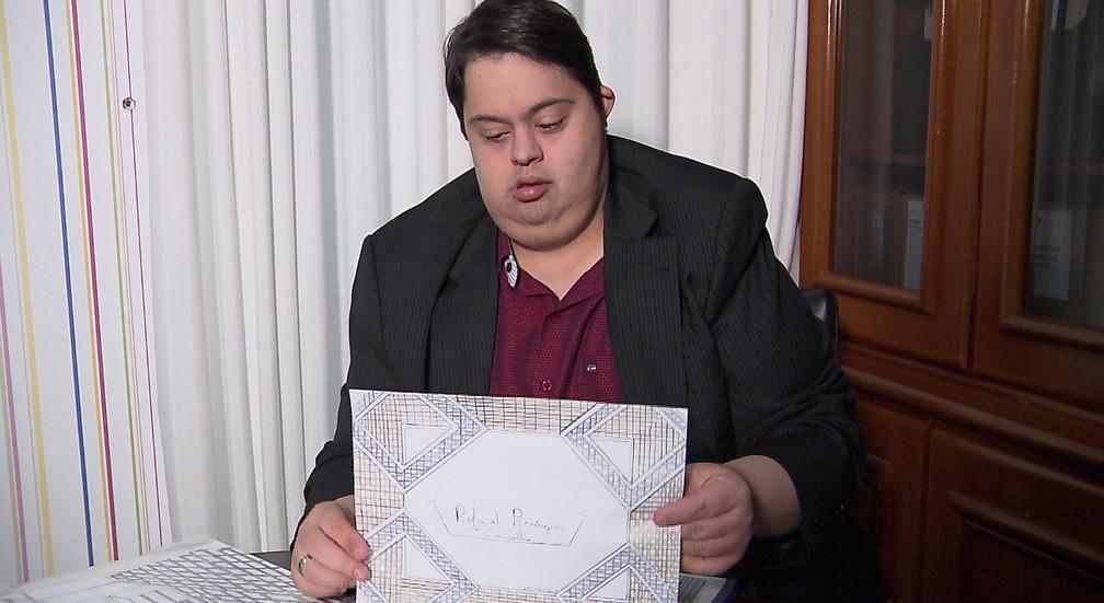 Rafael faz desenhos surpreendentes em poucos minutos  — Foto: Arquivo pessoal 