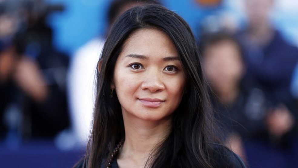 Chloé Zhao pode ser a primeira mulher não branca a ganhar o prêmio de direção — Foto: EPA via BBC