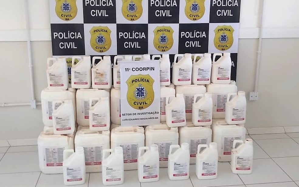 Pesticidas roubados em cidades do oeste da Bahia foram apreendidos em Luís Eduardo Magalhães — Foto: Divulgação/SSP-BA