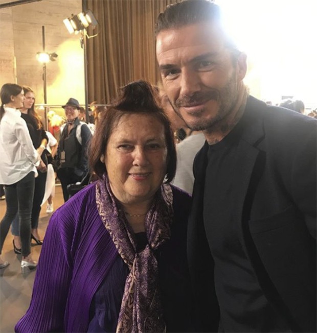 Hanging out with David Beckham - even if his head looks like it is going up in smoke! (Foto: @suzymenkesvogue)