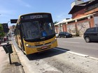 Trabalhadores fazem paralisação de ônibus em Blumenau
