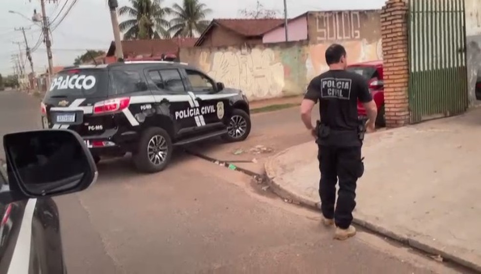 Foram cumpridas, só nesta terça (10), 120 ordens judiciais de busca e apreensão, bloqueio de contas bancárias e sequestro de bens e valores — Foto: PCRS/Reprodução