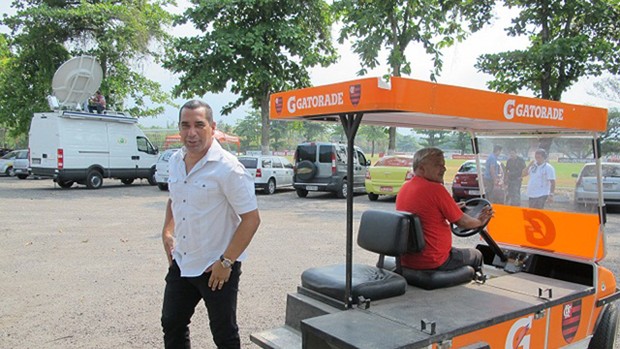 Zinho se despede do Flamengo: ‘Não ia ter a caneta para assinar’