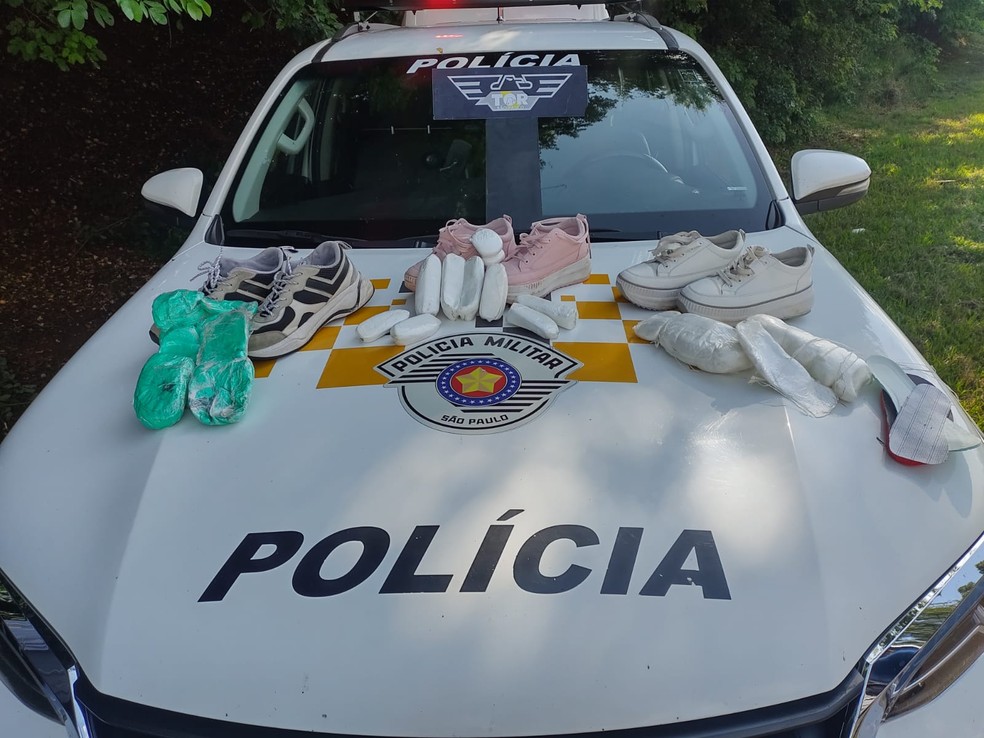 Droga apreendida com família de bolivianos em ônibus interestadual abordado em Assis (SP) — Foto: Polícia Rodoviária/Divulgação