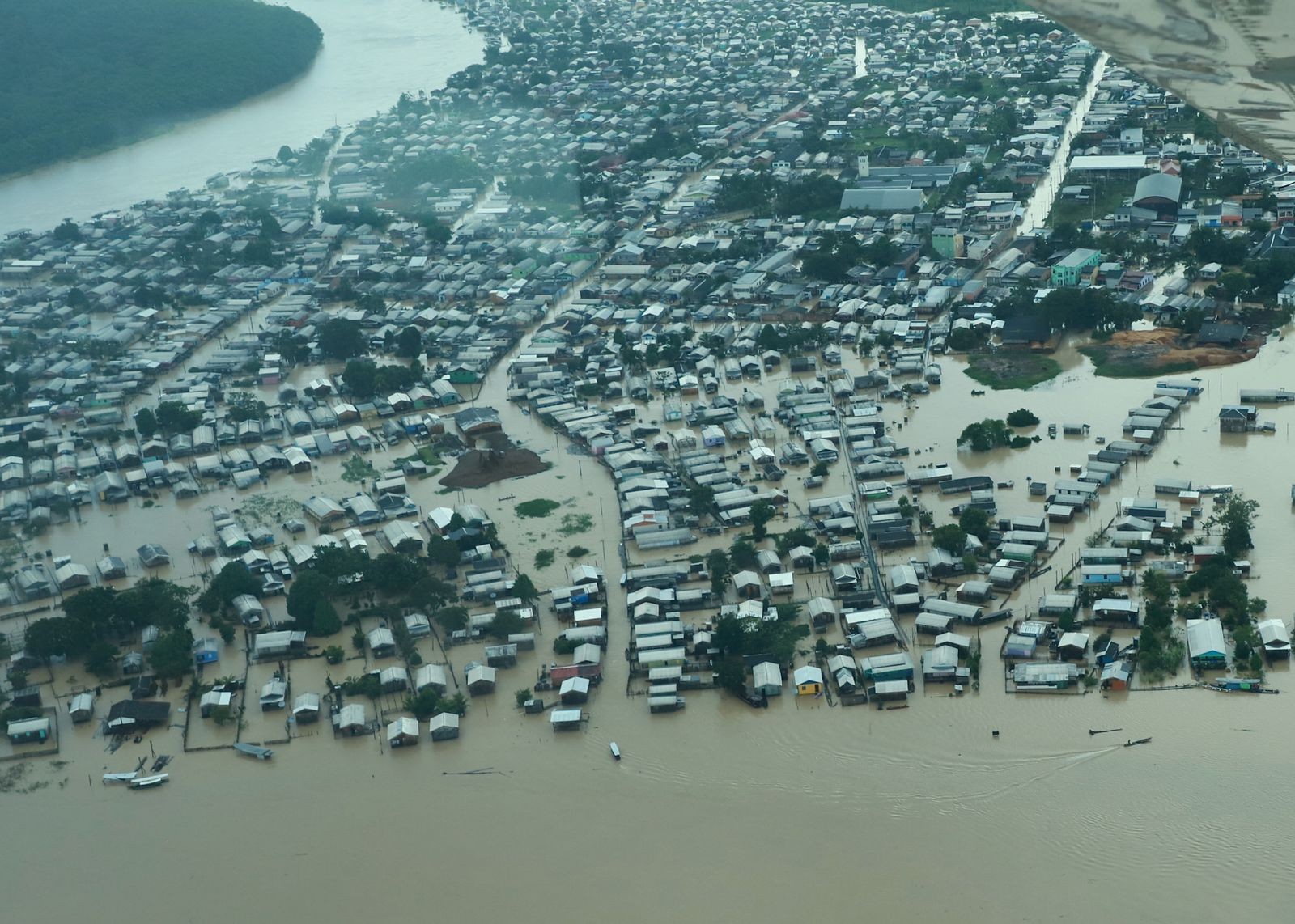 Com 12 mil pessoas atingidas pela cheia do Rio Tarauacá, prefeitura no AC decreta situação de emergência