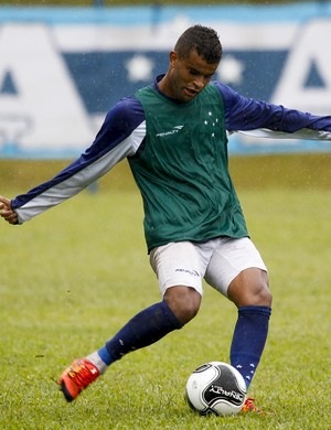 Alisson se diz pronto para fazer os gols do Cruzeiro na ausência de Willian